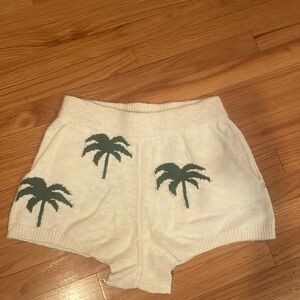 SHOW ME YOUR MUMU Boardwalk shorts
Size Small